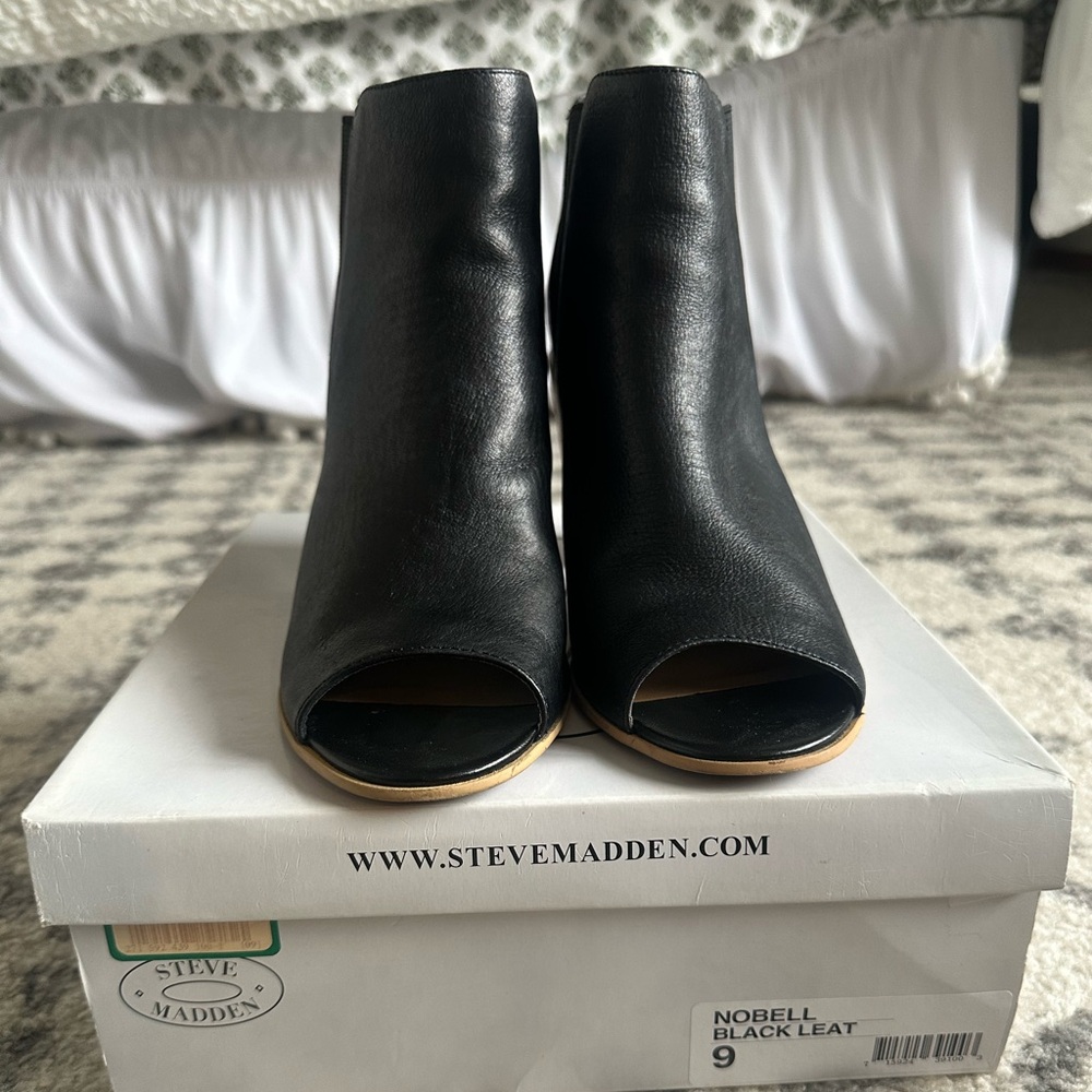 Steve Madden Women's Black Leather Peep-Toe Boots